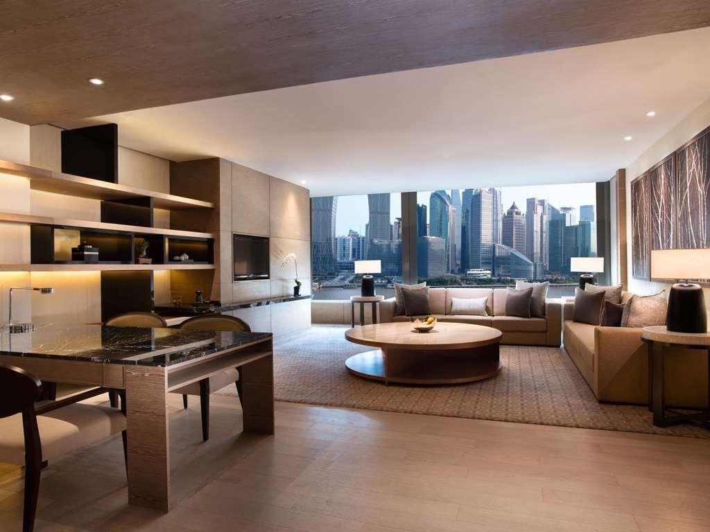Banyan Tree On The Bund Shanghai