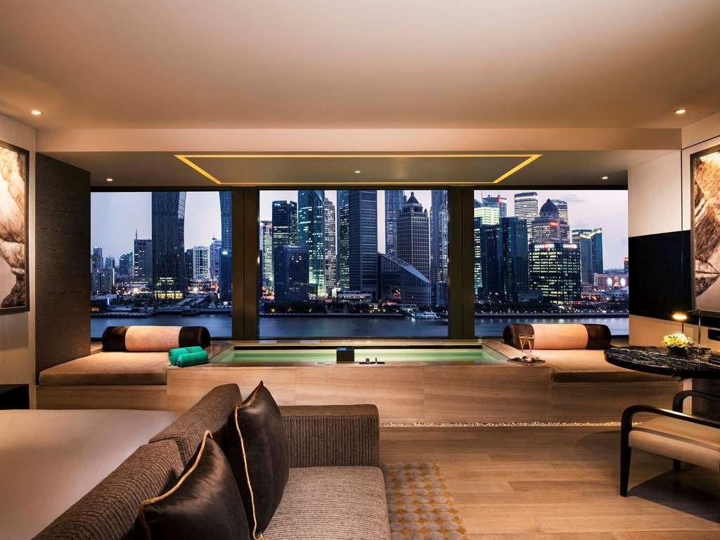 Banyan Tree On The Bund Hotel