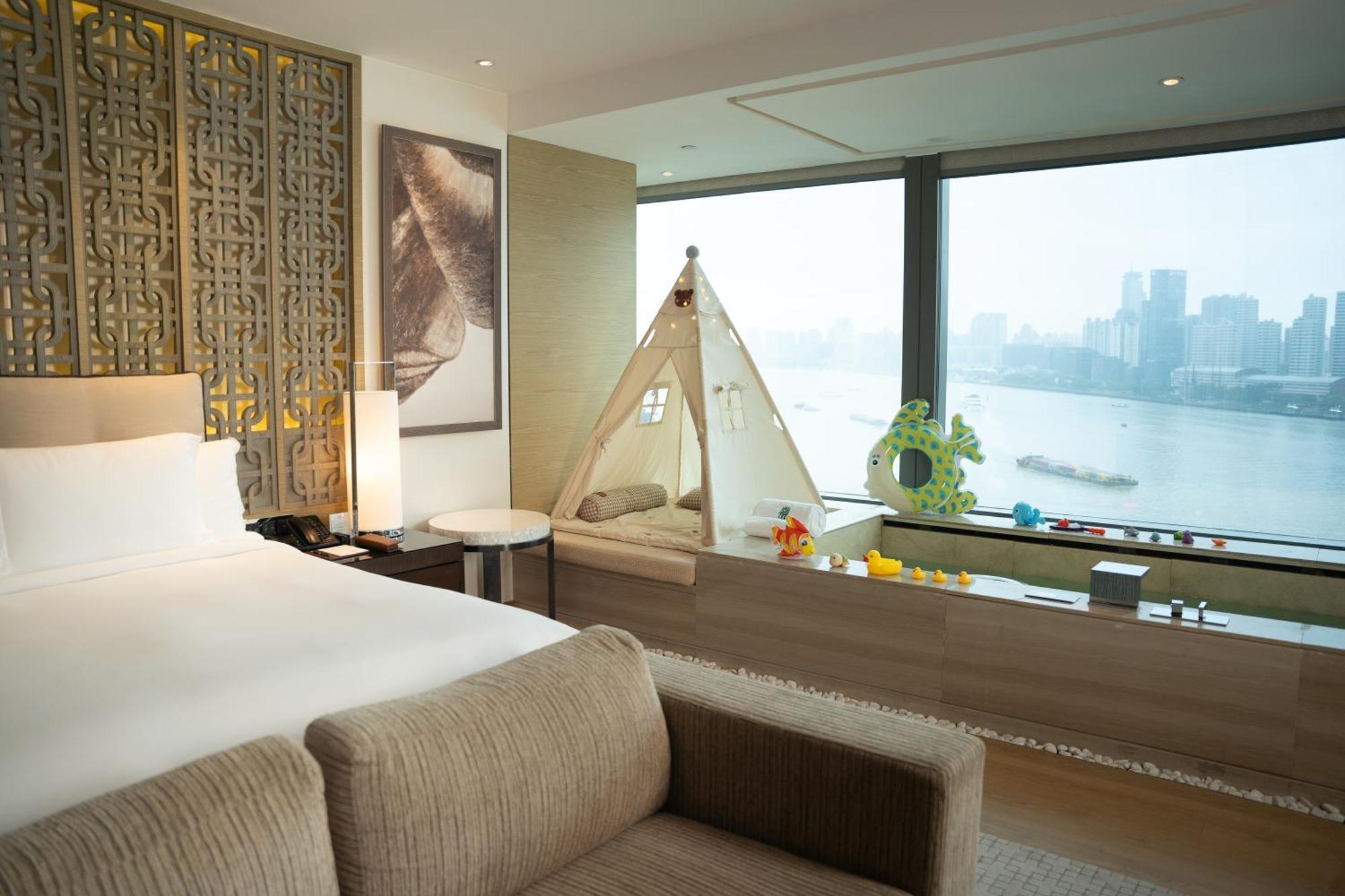Banyan Tree On The Bund Hotel Shanghai