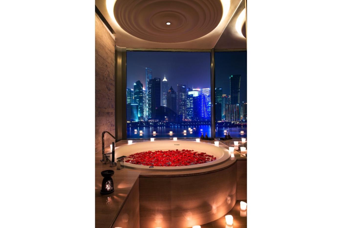Banyan Tree On The Bund 5*