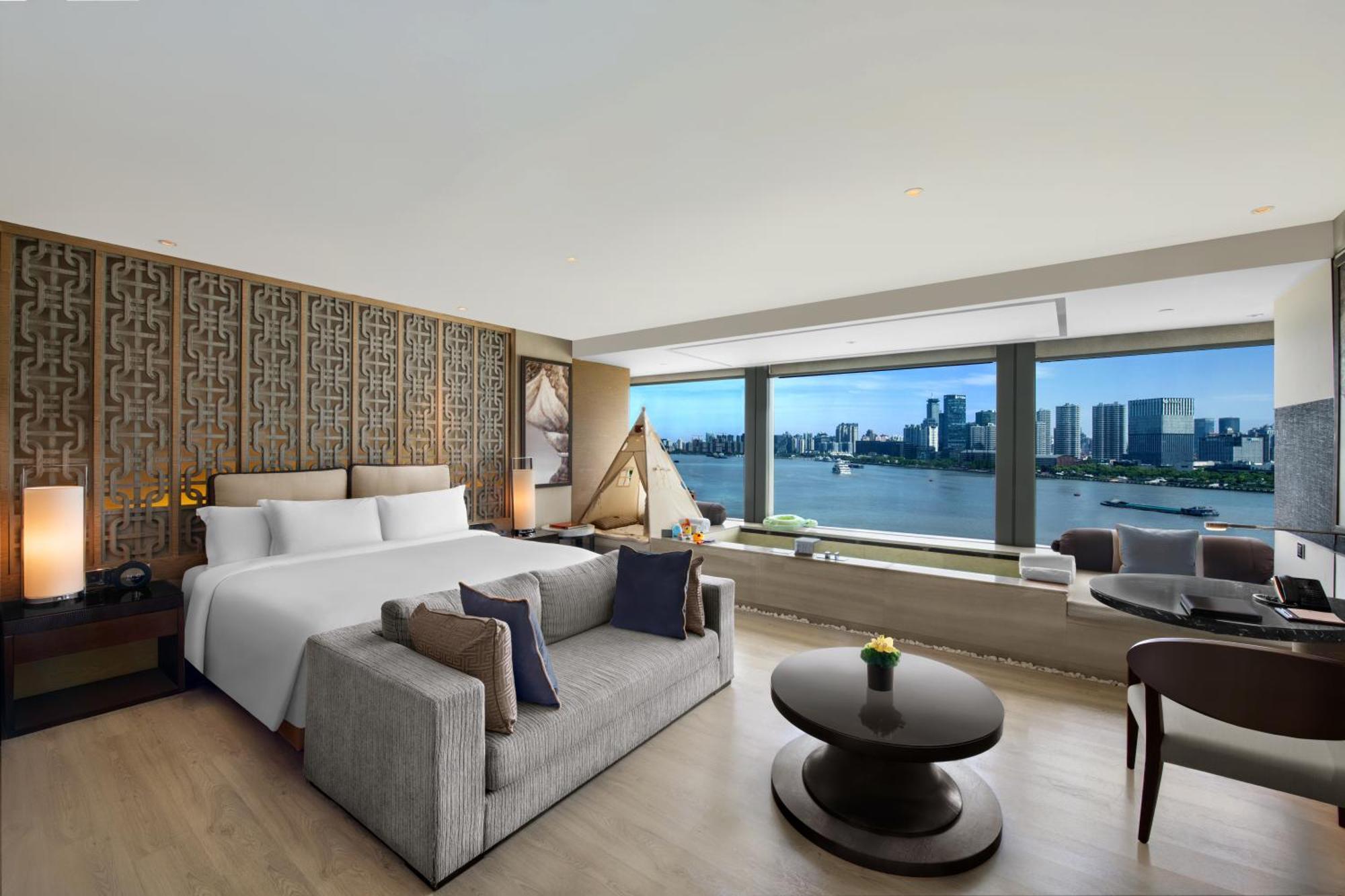 Banyan Tree On The Bund Shanghai